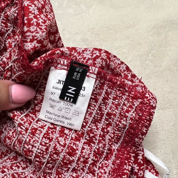 Shein Red Floral Crop Top - Picture 4 of 4